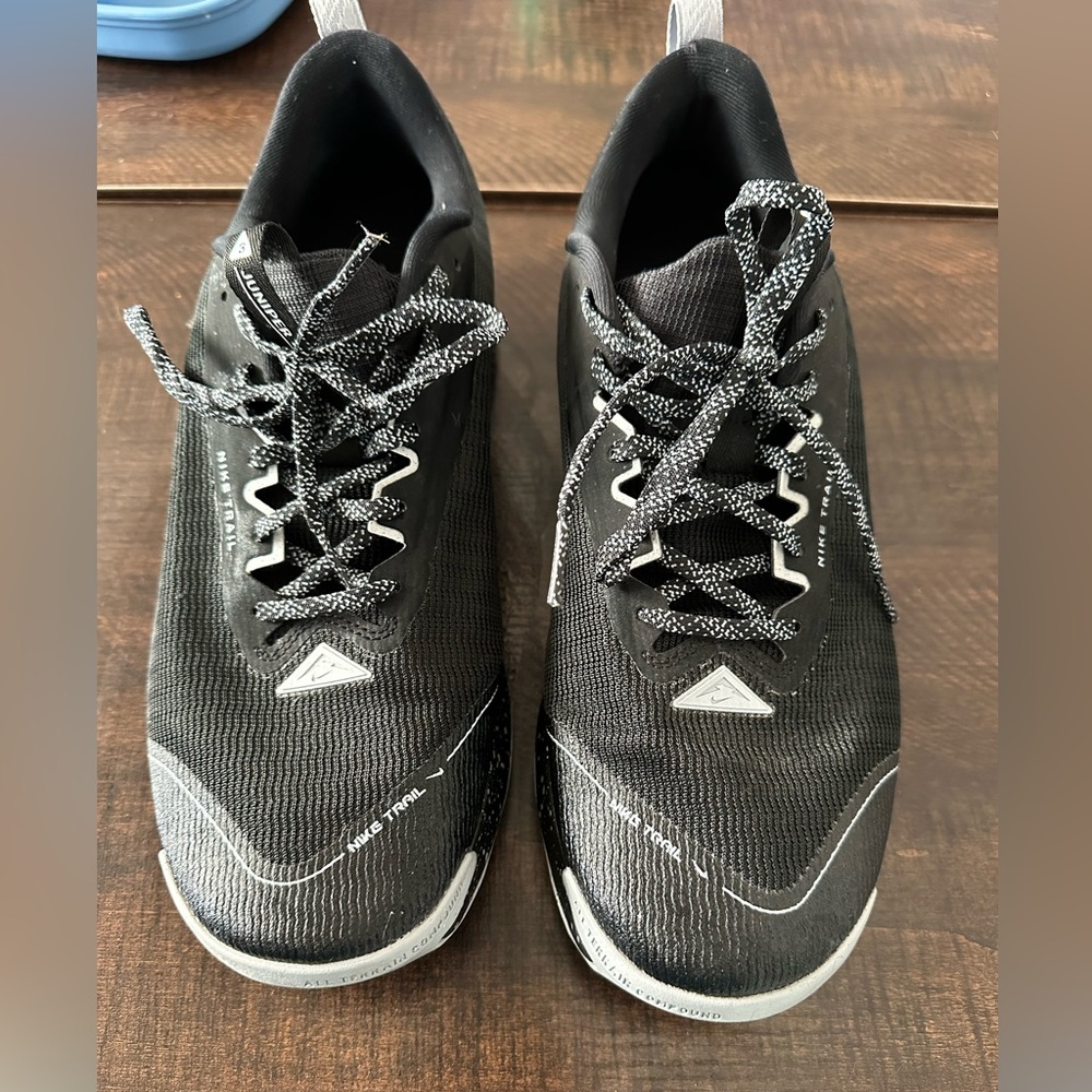 Nike Trail Men's Black Athletic Shoes